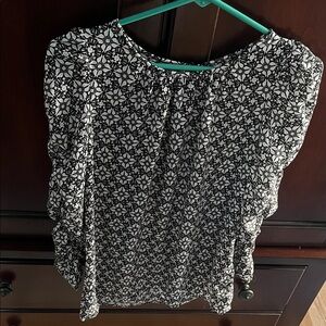 Max Studio Black and White Patterned Blouse